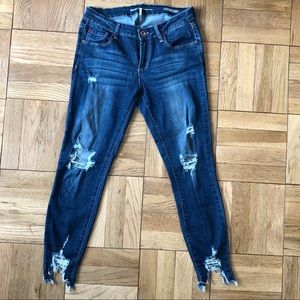 Comfortable Ripped Jeans w/ Cropped Ankle
